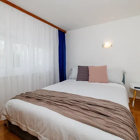 Garden View * 크리크베니카